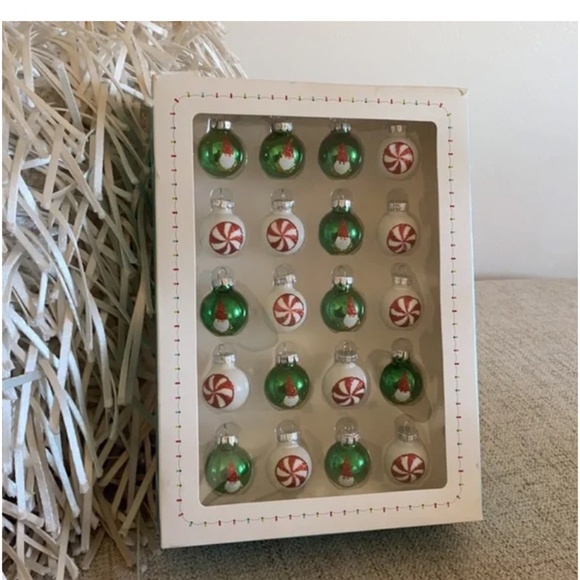 🪞 NEW set of 20 Mini candy cane / gnome printed holiday ornaments decorations - Picture 5 of 5